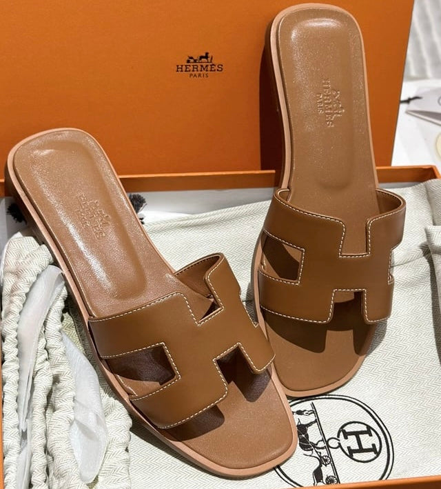 ELADÉLE HM Slides