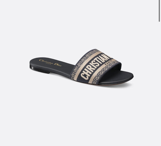 ELADÉLE Slides